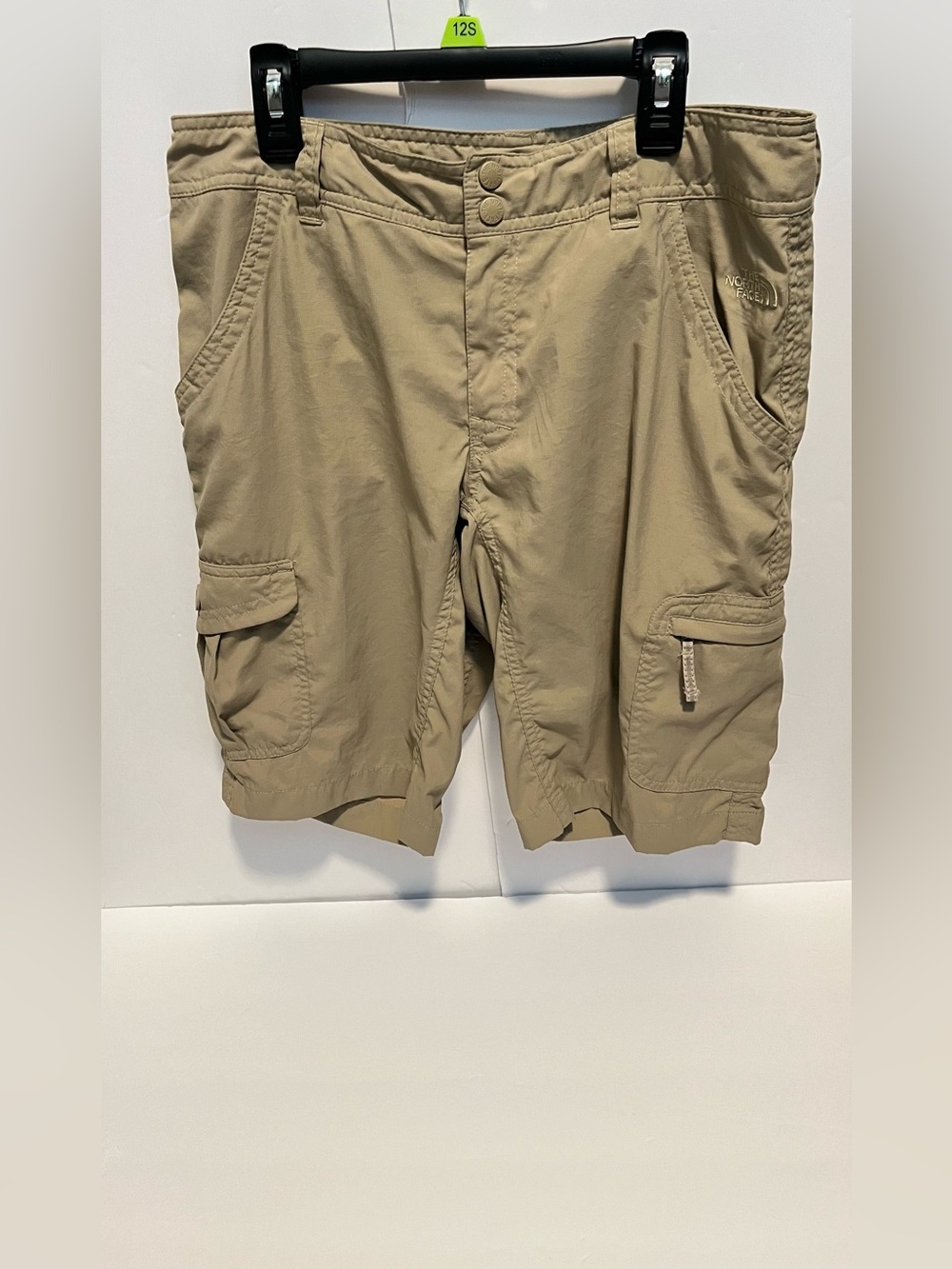 Women’s The North Face Kakhi Hiking Lightweight  Utility Cargo Shorts Size 8
